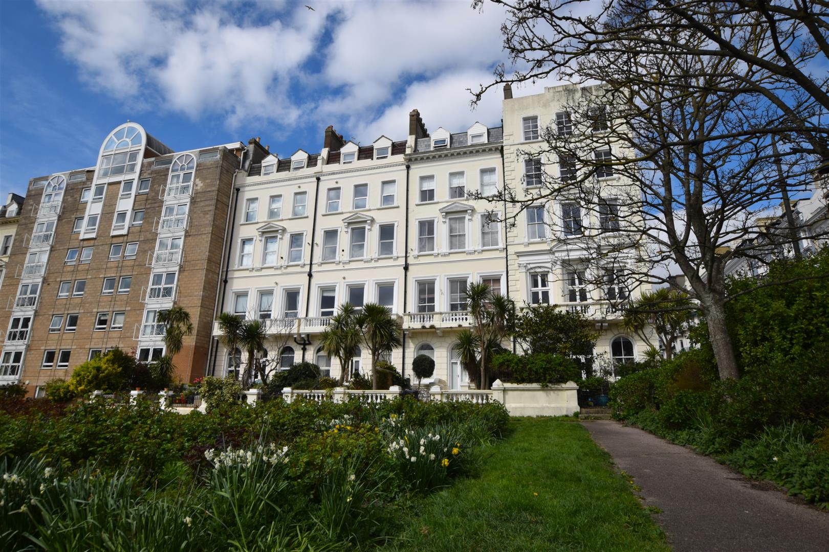 Flat West Hill Road in St Leonards