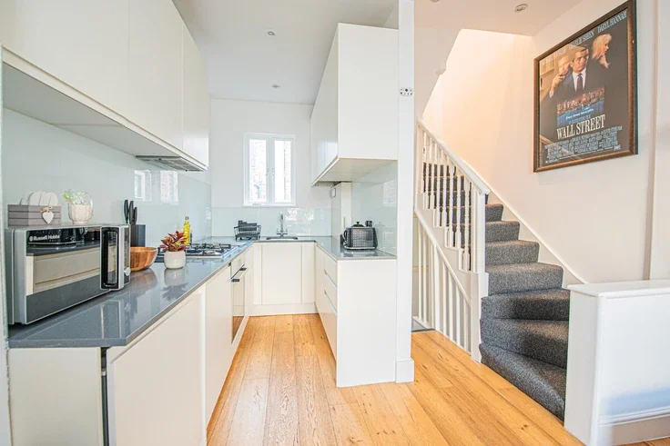 Flat Blenheim Crescent in Greater London