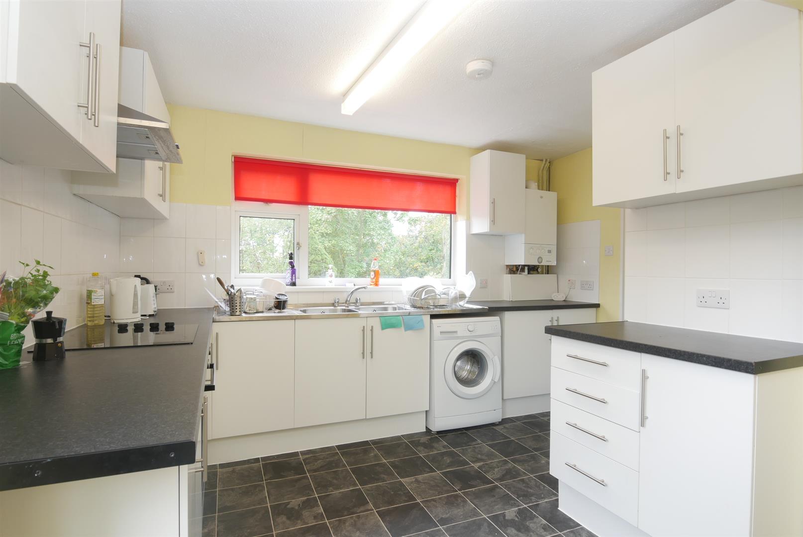 Flat Chertsey Rise in Stevenage