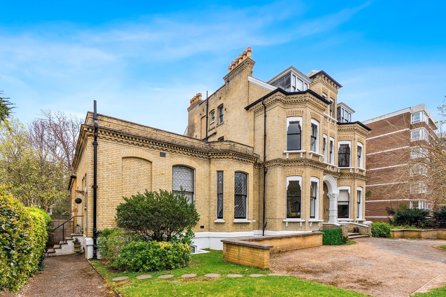 Flat Eaton Gardens in Portslade by Sea