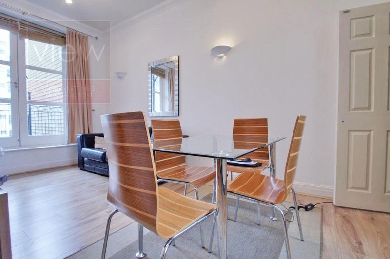 Flat St Mark Street in Greater London