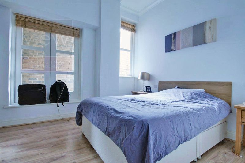 Flat St Mark Street in Greater London
