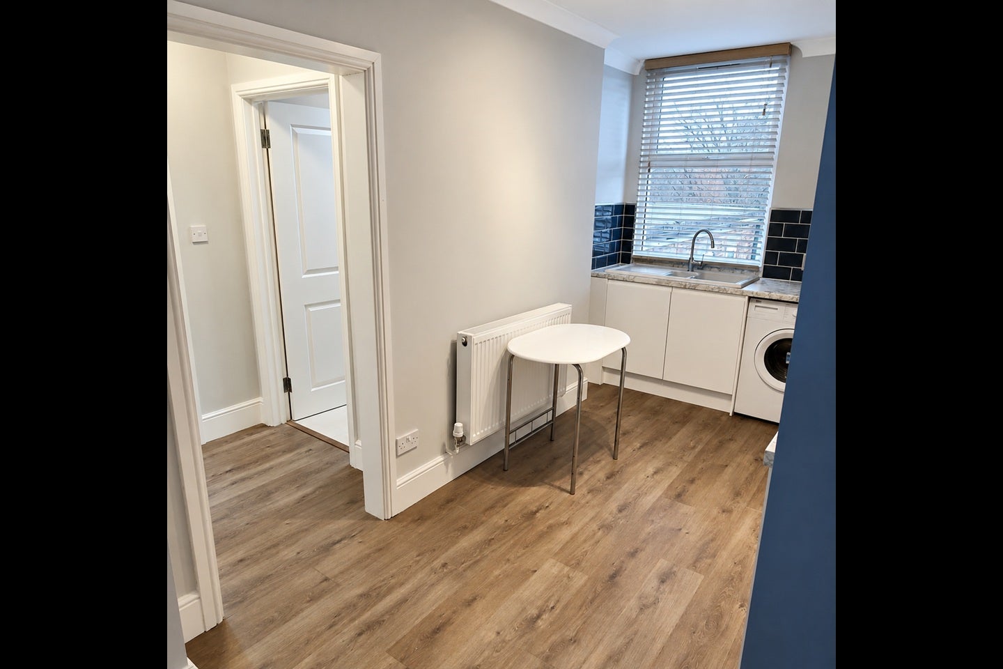 Flat Dulas Street in Greater London