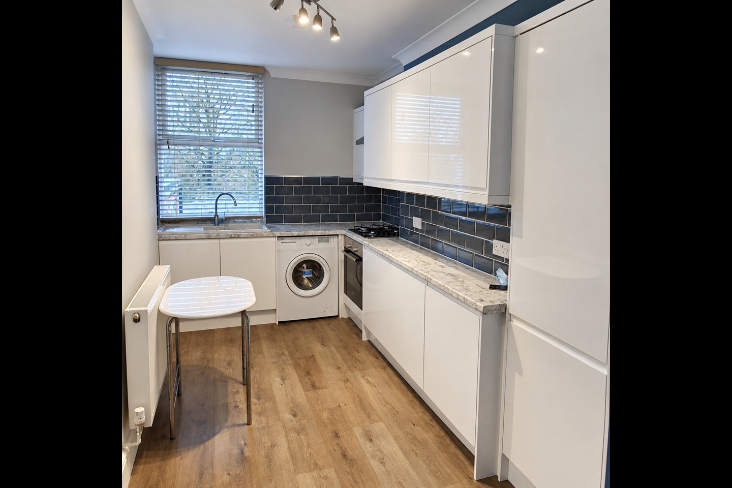 Flat Dulas Street in Greater London