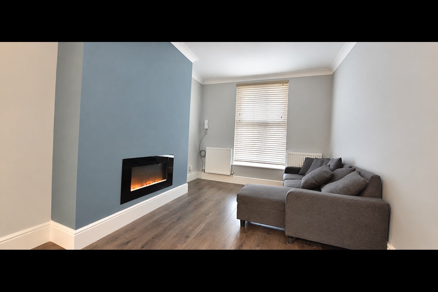 Flat Dulas Street in Greater London