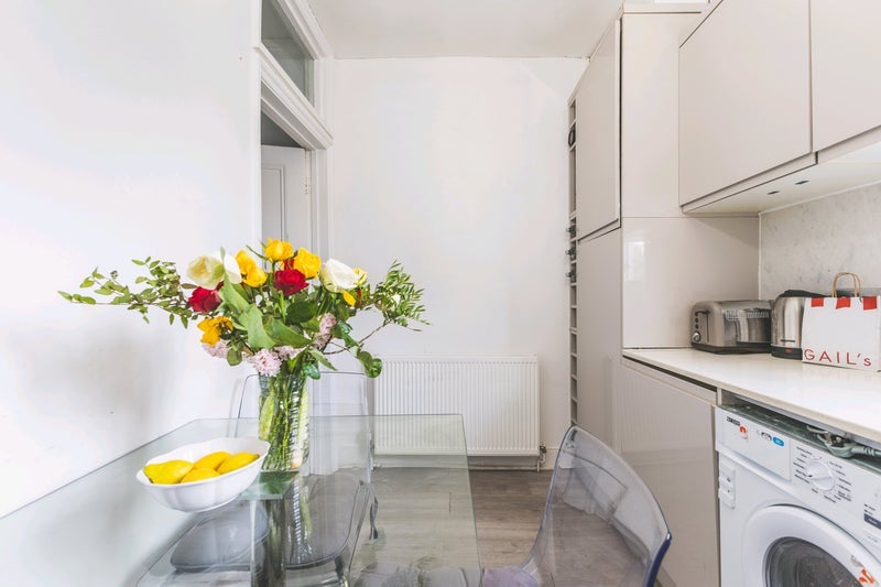 Room Lysia Street in Greater London