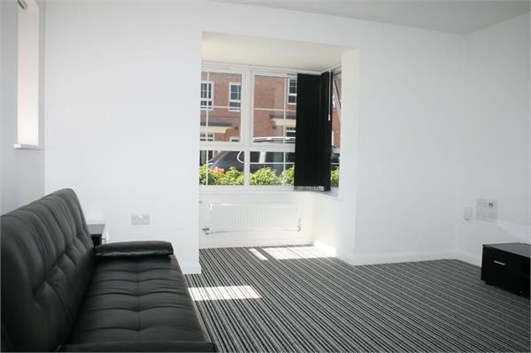 Flat The Moorings in Coventry
