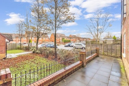 Flat Kilmaine Avenue in Manchester