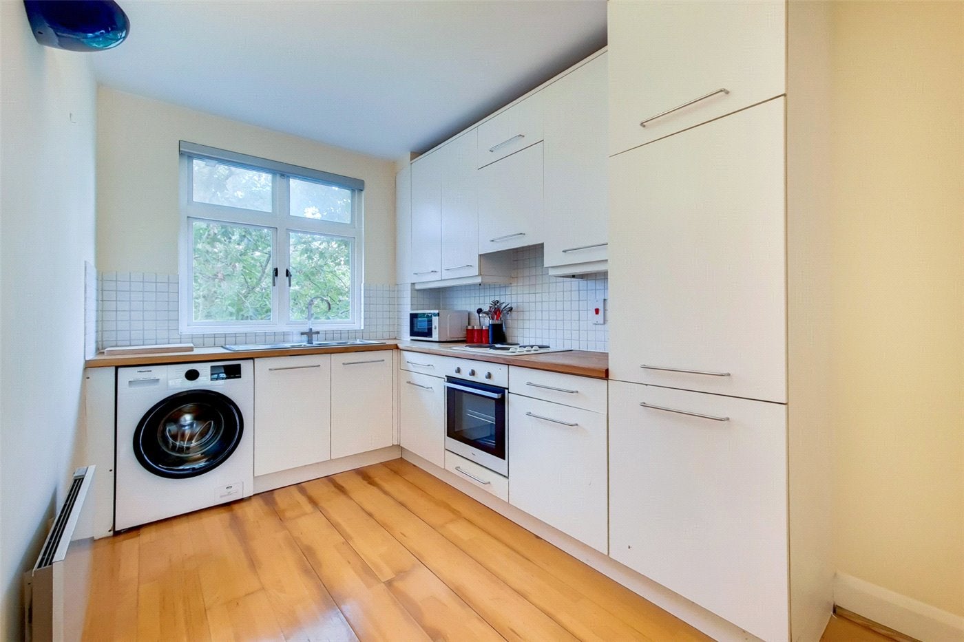 Flat Fairfield Road in Greater London