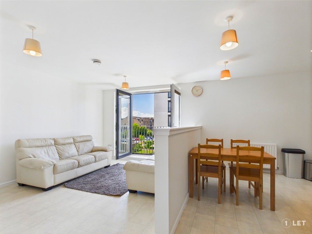 Flat Arneil Drive in City of Edinburgh
