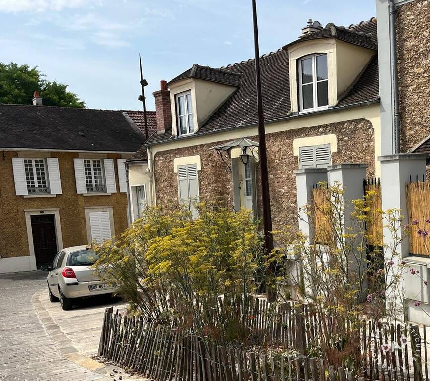 Maison Place de l'Église à Étiolles