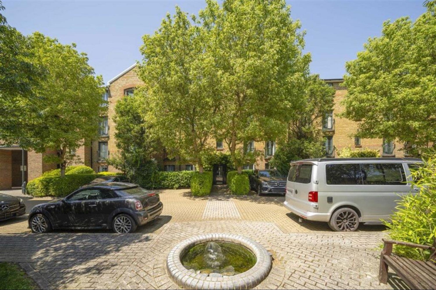 Flat Durward Street in Greater London