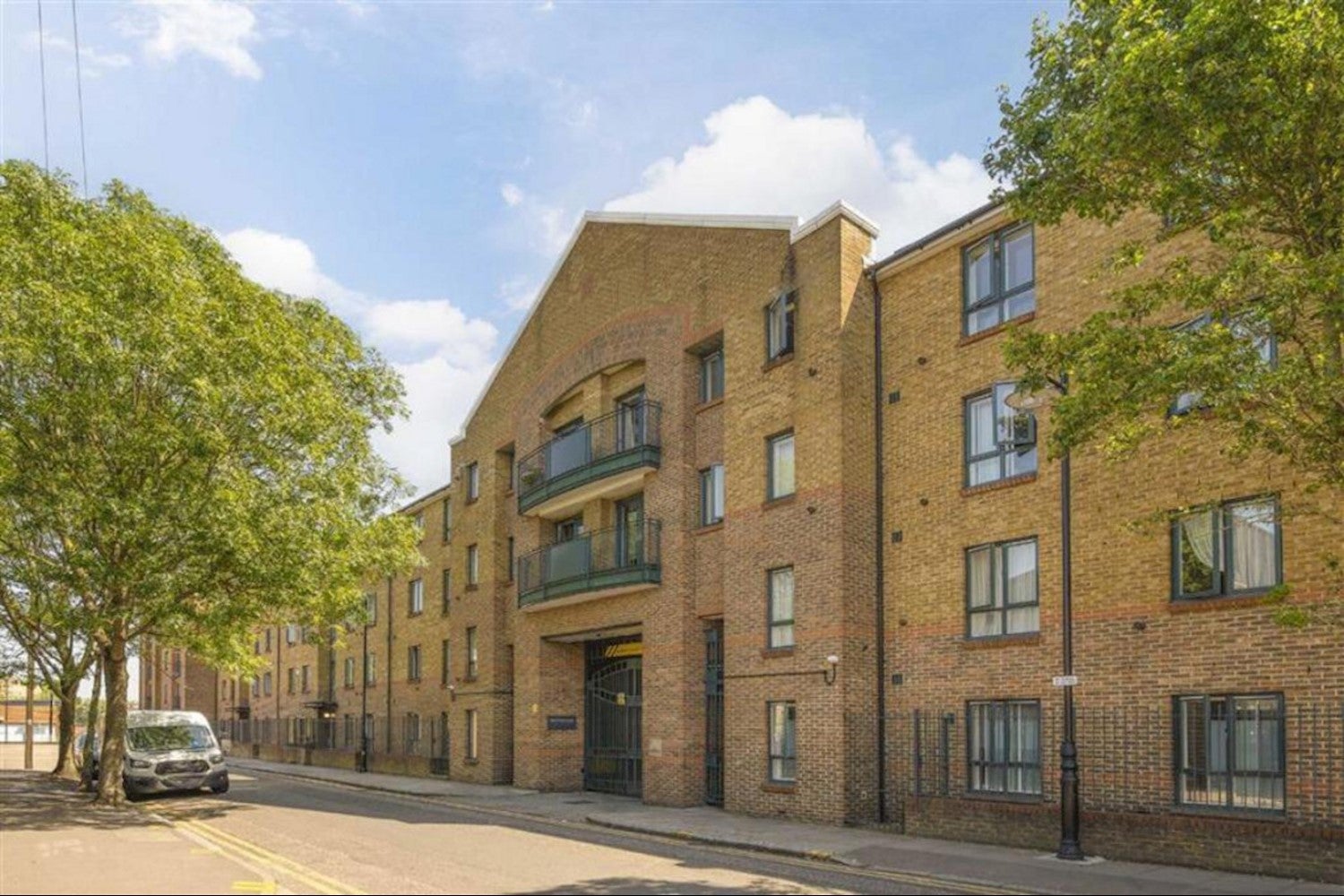 Flat Durward Street in Greater London