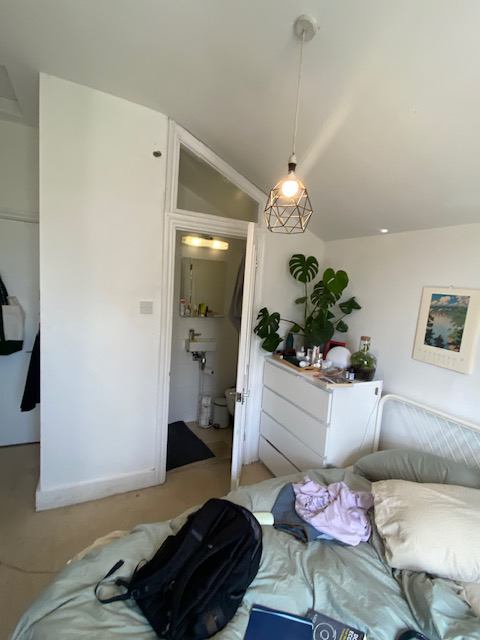 Room Brightwell Crescent in Greater London