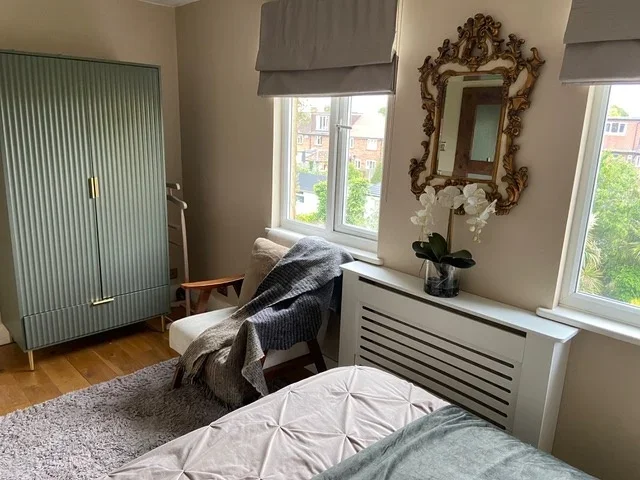 Room Burnell Avenue in Greater London