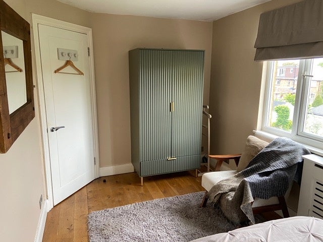 Room Burnell Avenue in Greater London