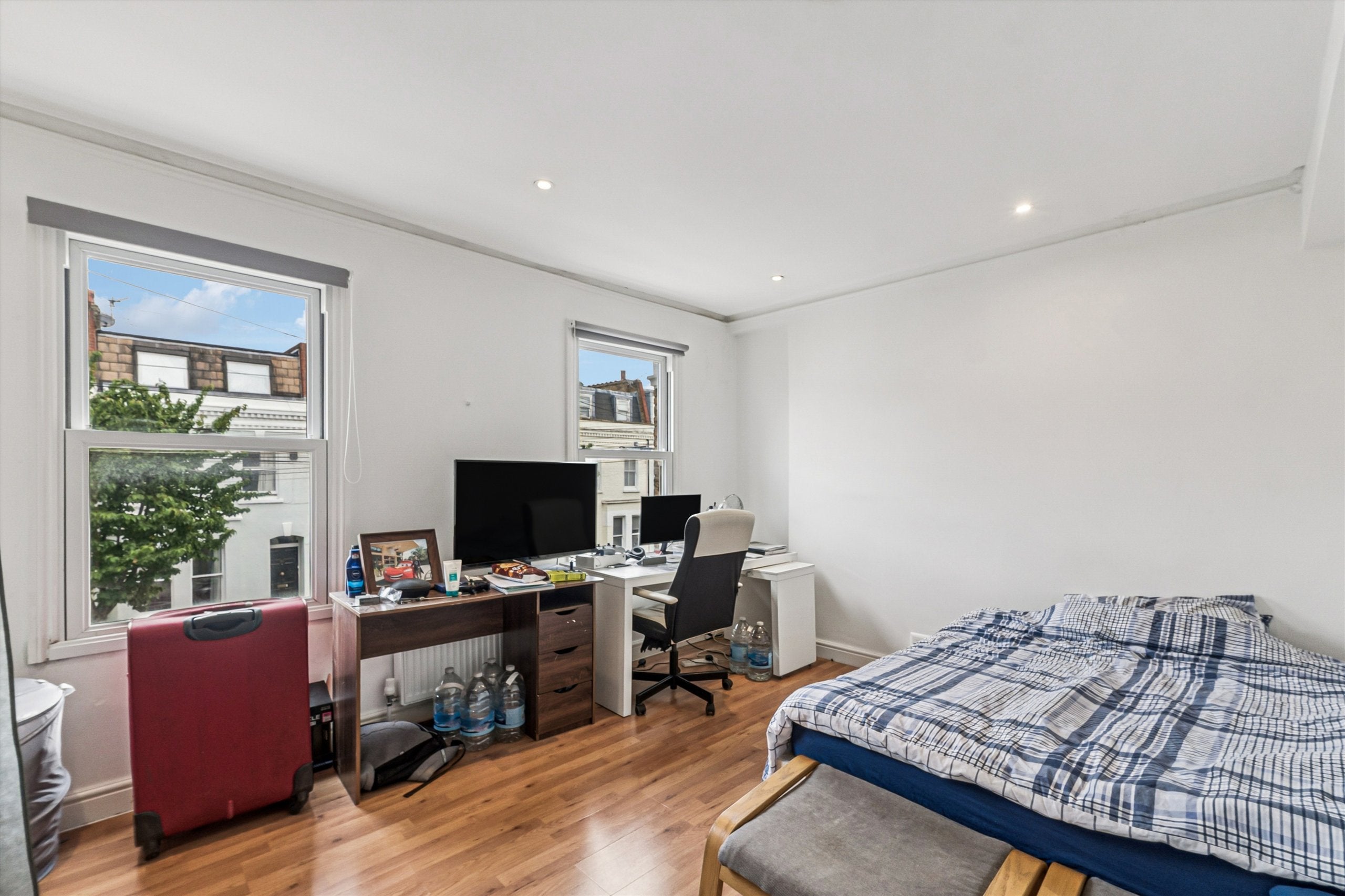 Flat Kilmaine Road in Greater London