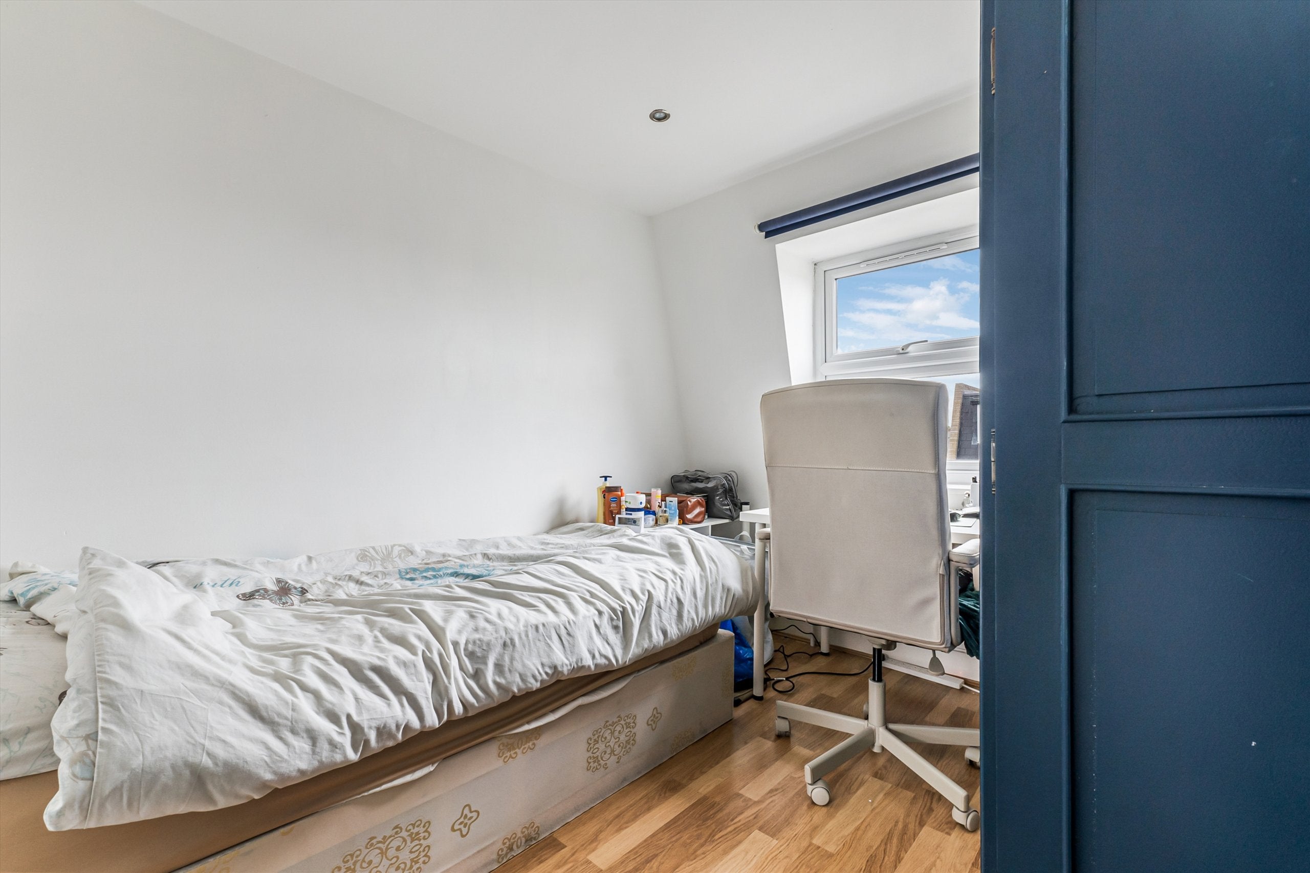 Flat Kilmaine Road in Greater London