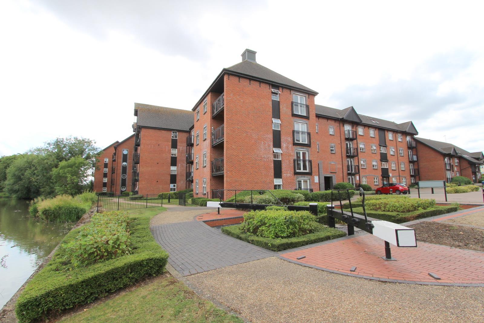 Flat The Wharf in Linslade