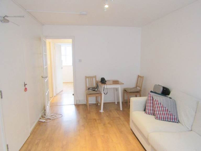 Flat Gandhi Close in Greater London