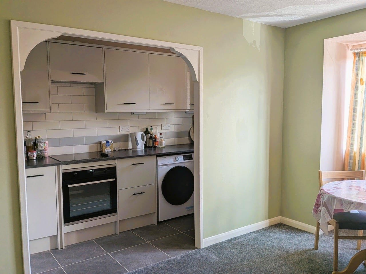 Flat Garlands Road in Reigate and Banstead