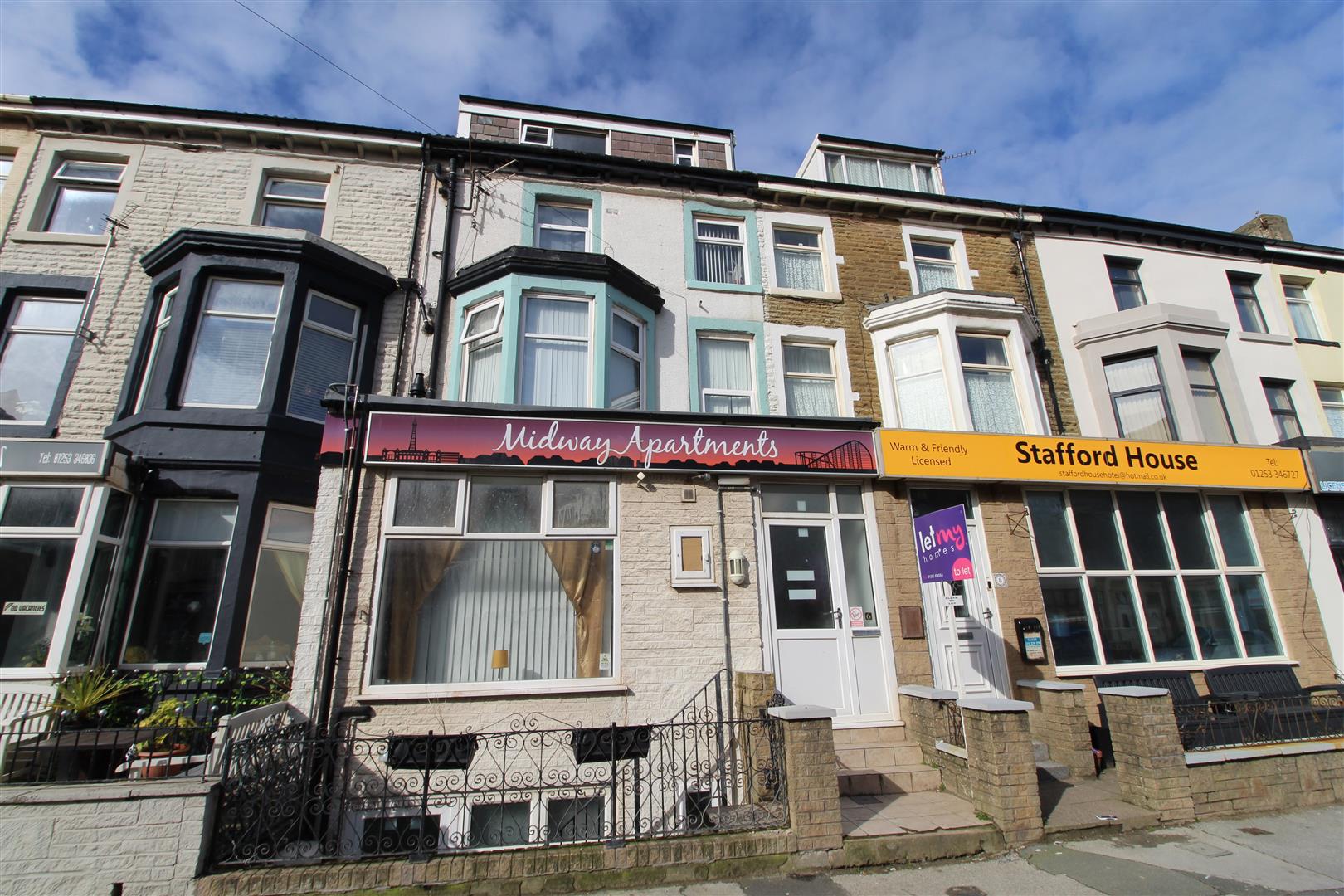 Flat Woodfield Road in Blackpool