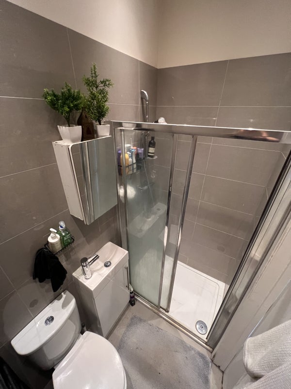 Room Alexandra Grove in Greater London