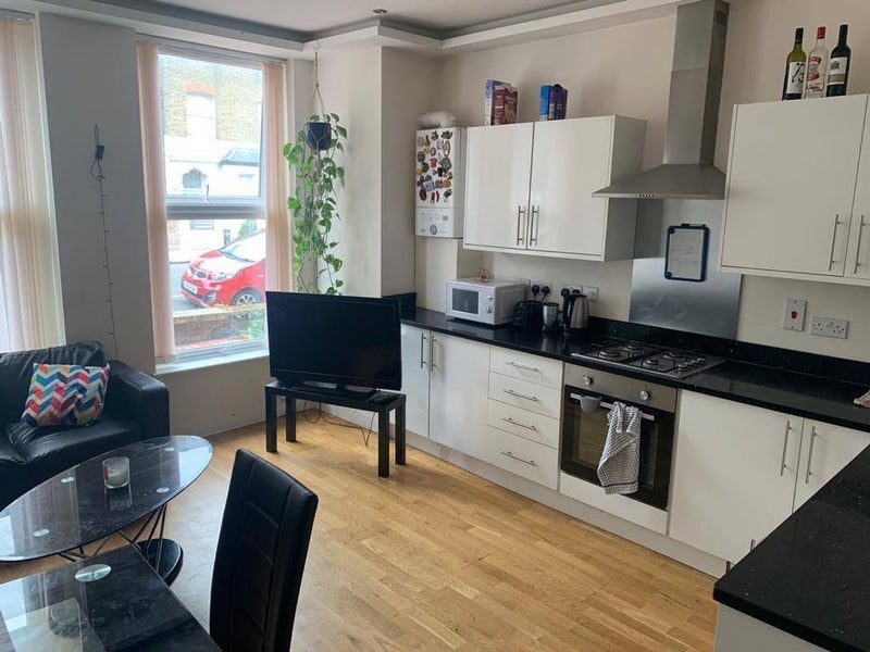 Room Alexandra Grove in Greater London