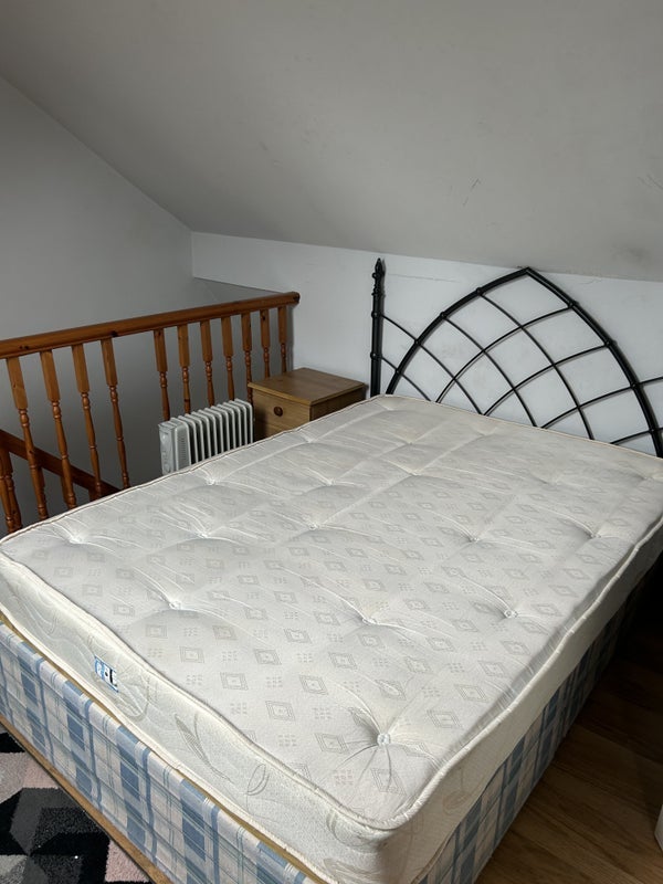 Room Lansdowne Road in Cardiff