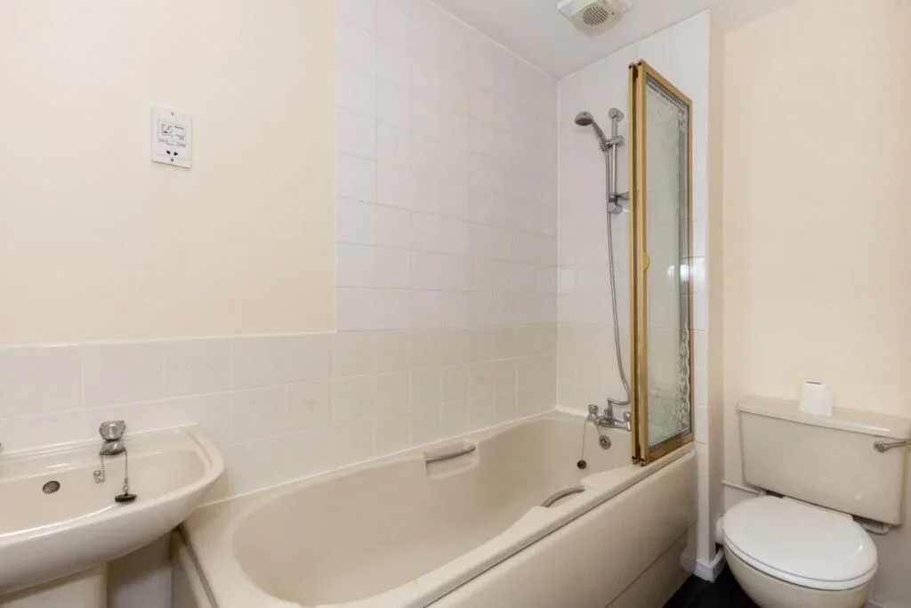 Flat Churchill Close in Dartford