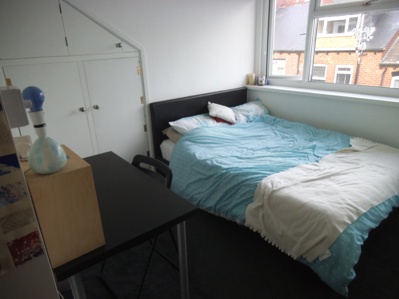 Room Carberry Place in Leeds