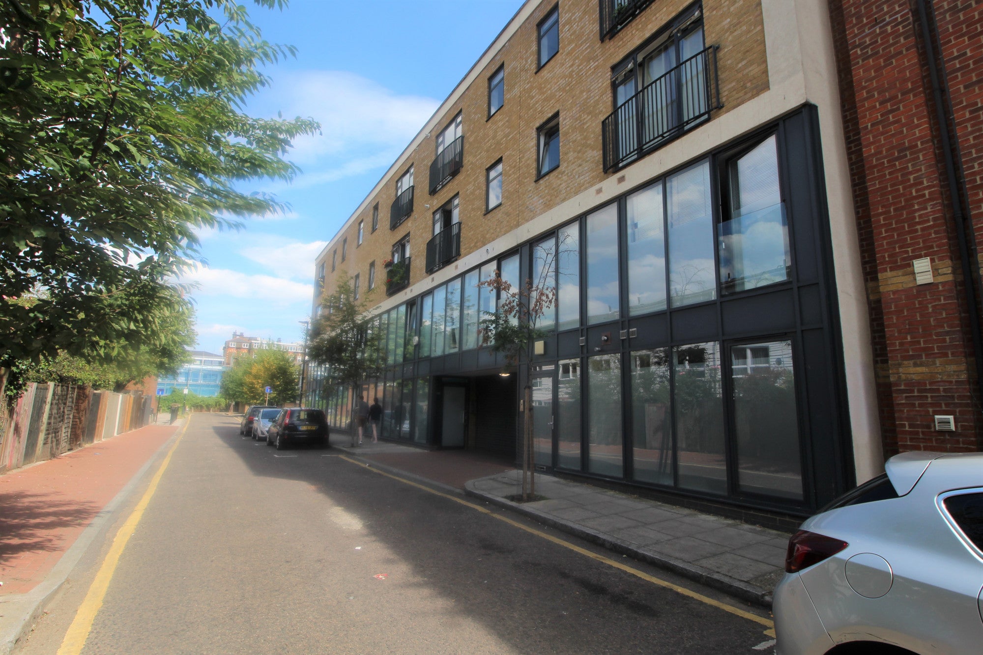 Flat Bacon Street in Greater London