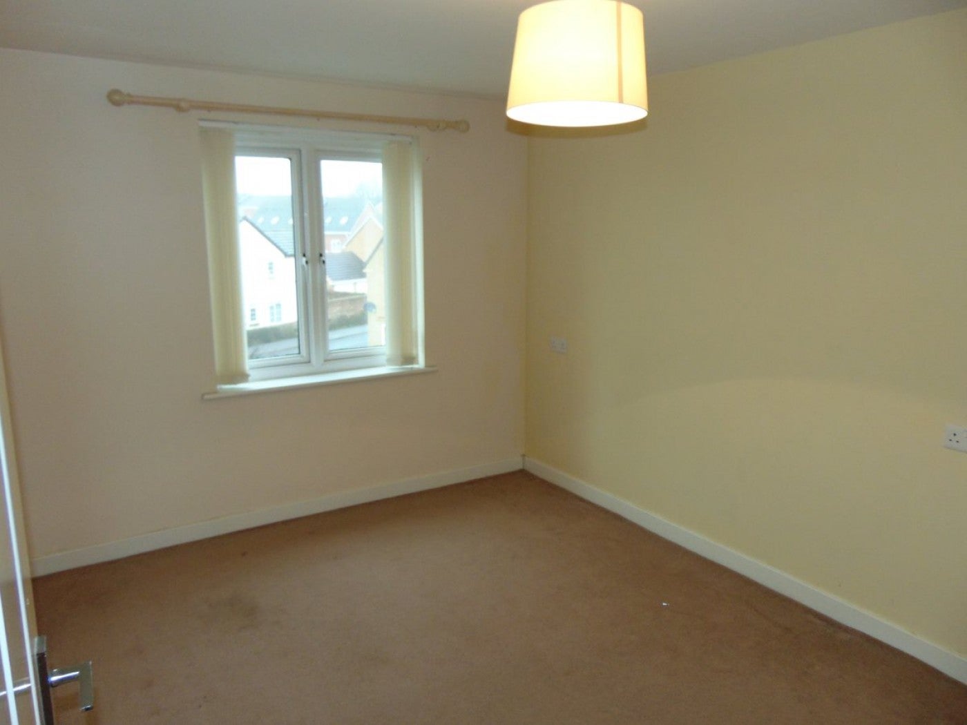 Flat Elmroyd Court in Sheffield