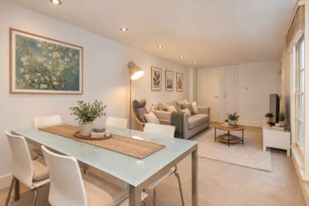Flat Denbigh Street in London