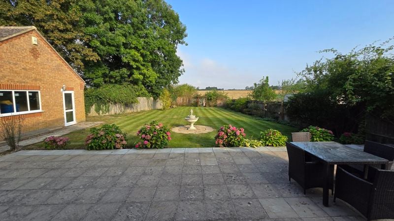 House Manor Road in Huntingdonshire