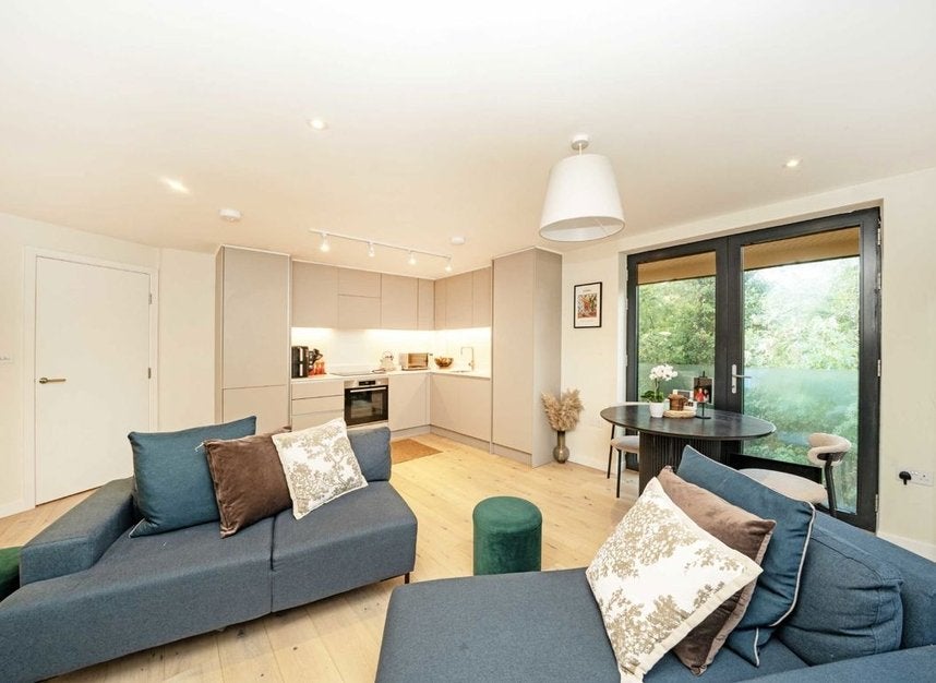 Flat Alleyn Park in Greater London