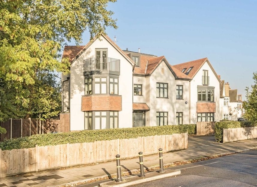 Flat Alleyn Park in Greater London