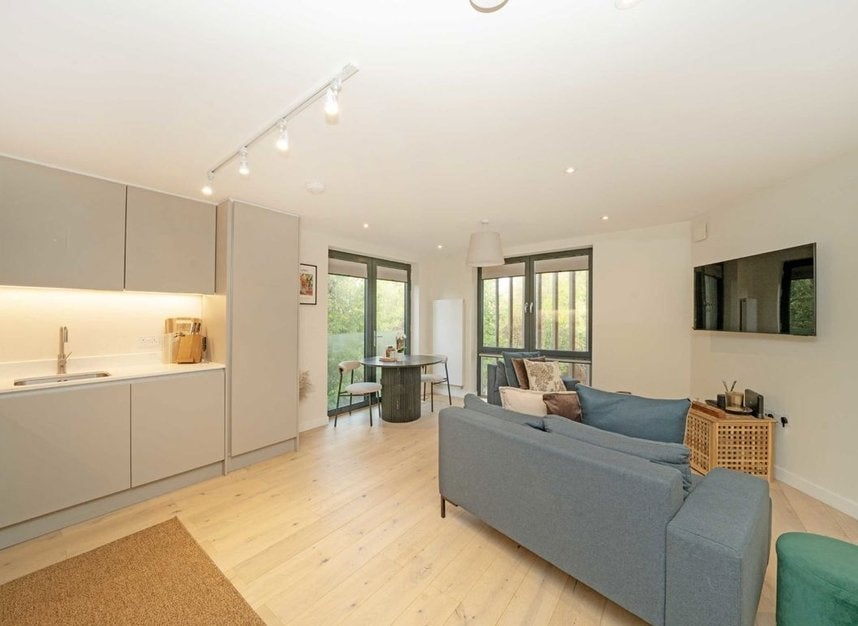 Flat Alleyn Park in Greater London