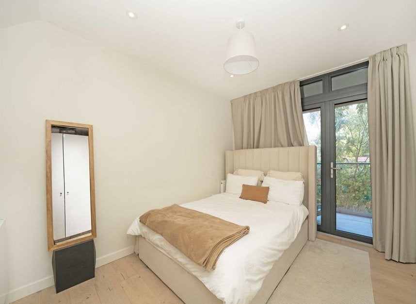 Flat Alleyn Park in Greater London