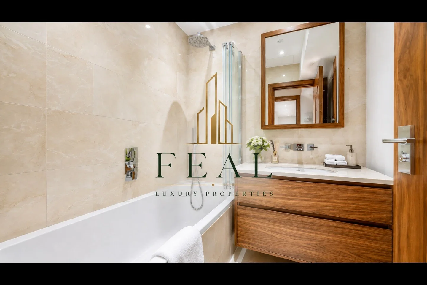 Flat Kensington Gardens Square in City of Westminster