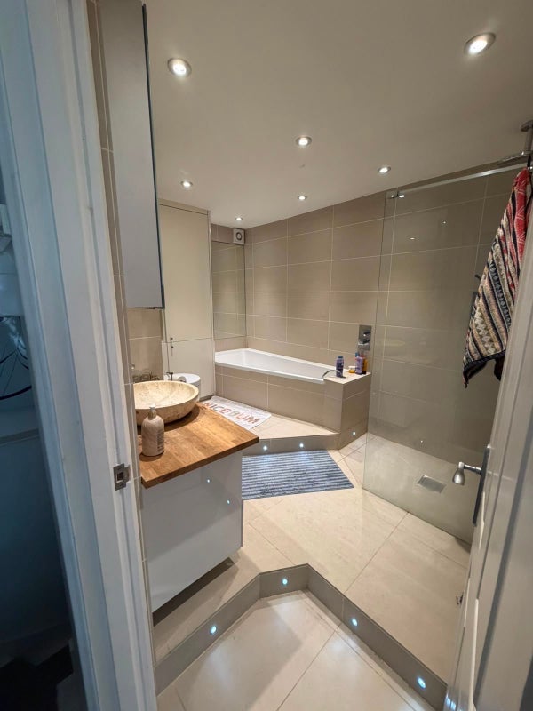 Room Baron Street in Greater London