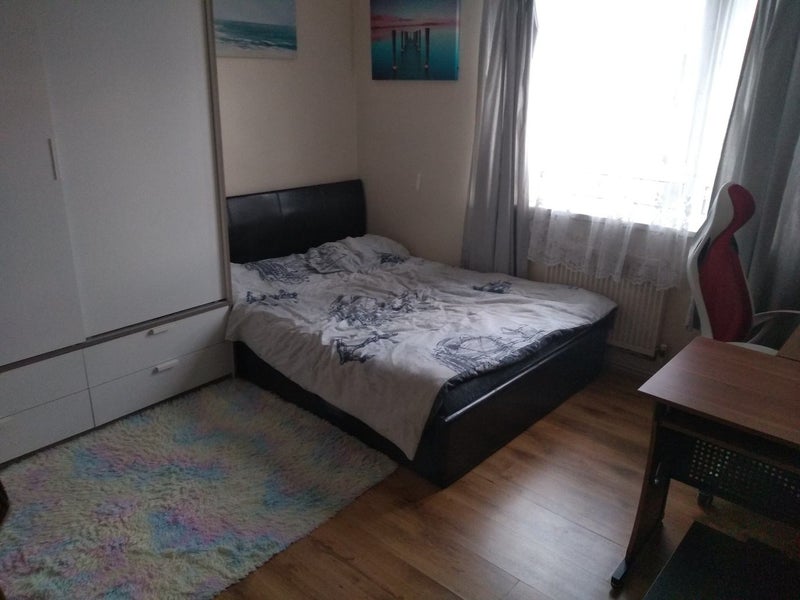Room Rotherhithe New Road in Greater London