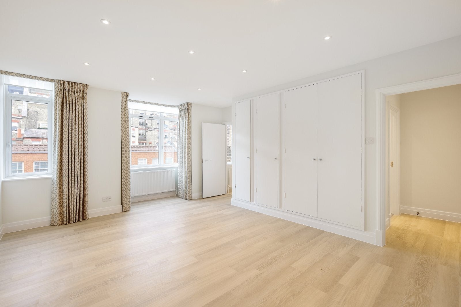 Flat Sloane Street in Greater London