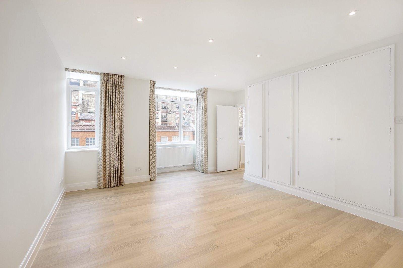 Flat Sloane Street in Greater London