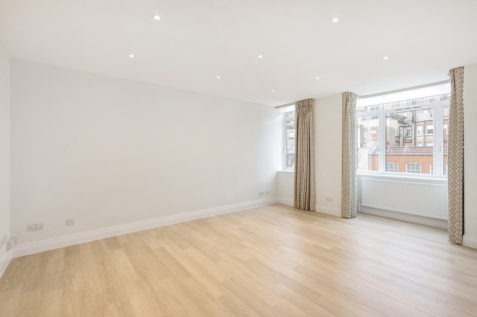 Flat Sloane Street in Greater London