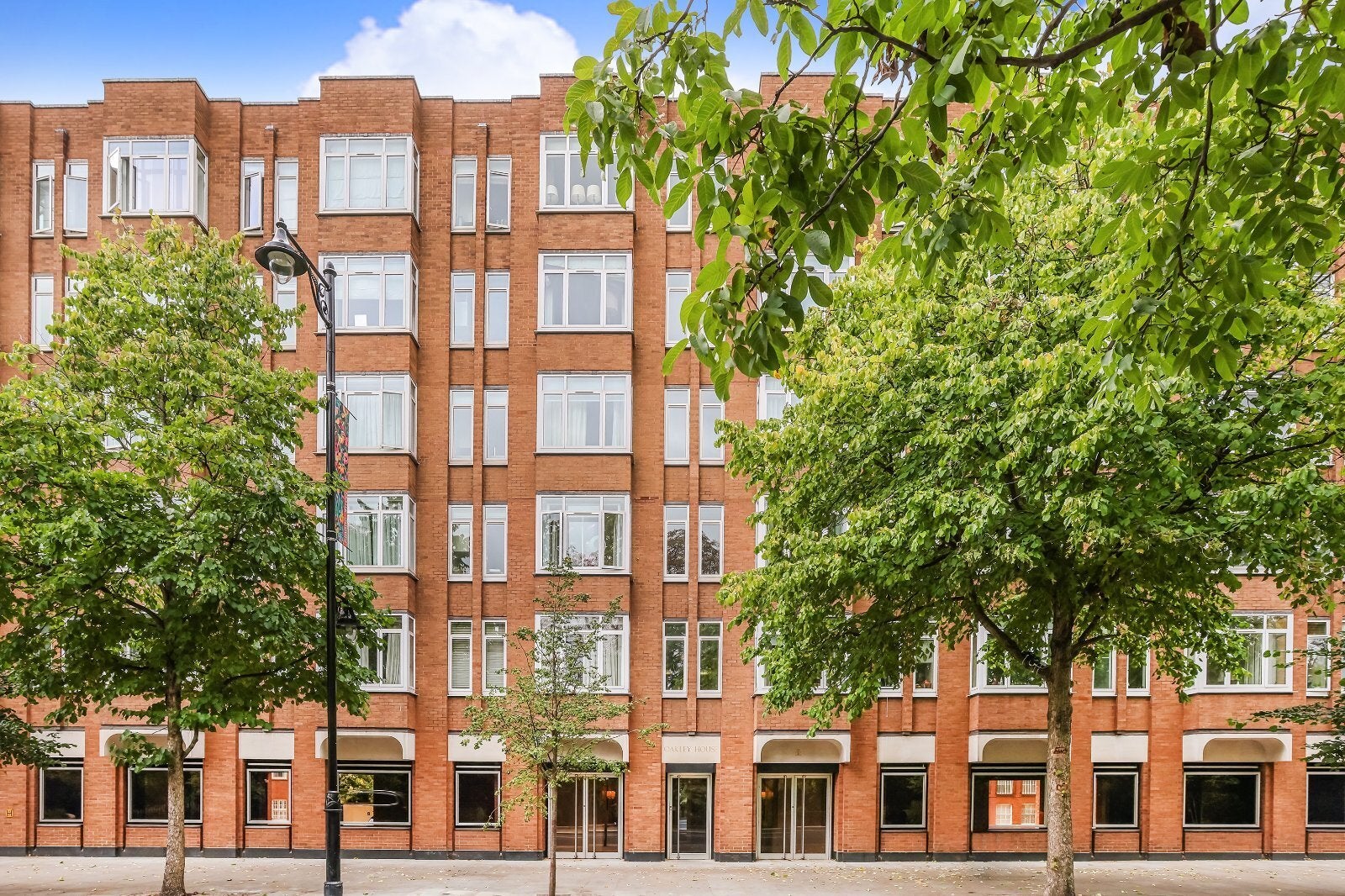 Flat Sloane Street in Greater London
