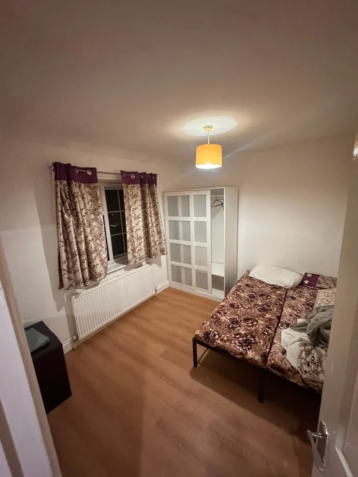 Room Bayham Road in Greater London