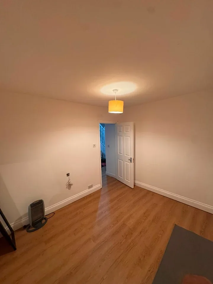 Room Bayham Road in Greater London