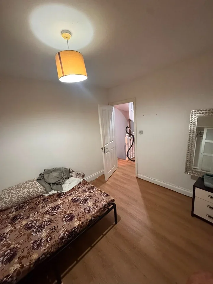 Room Bayham Road in Greater London
