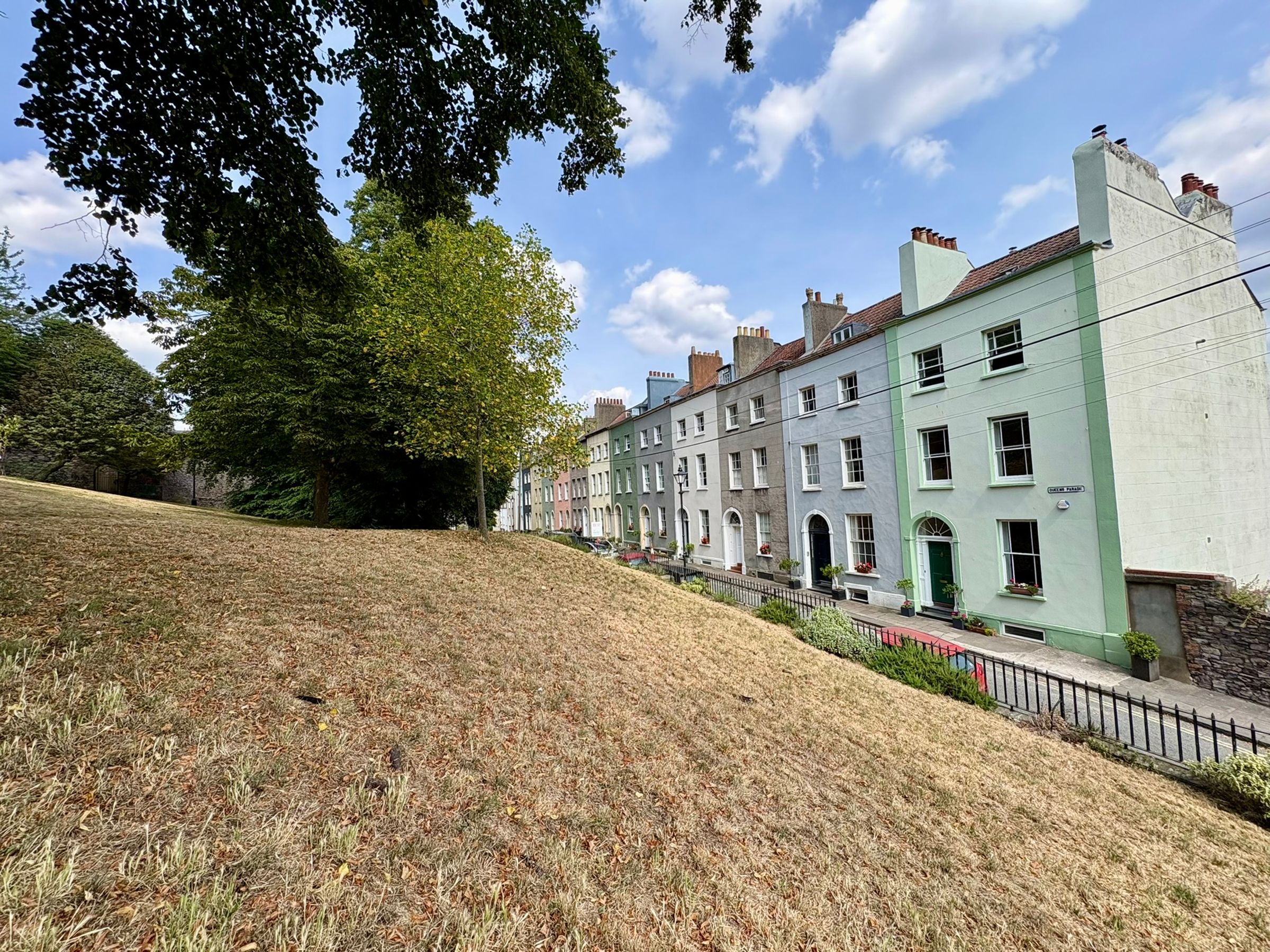 House Queen's Parade in Bristol